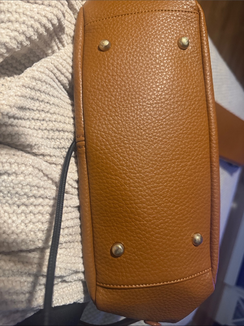 Slouchy Vegan Leather Tote w/ Wristlet Pouch & Crossbody Strap – NWOT - Picture 10 of 12